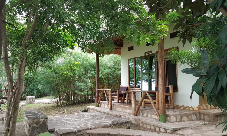 Pumba Safari Cottages - Budget Stay Near Queen Elizabeth Park